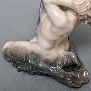 Коллекционная Фарфоровая статуэтка «Фавн с попугаем», Royal Copenhagen Дания, 50-е годы.