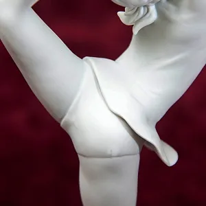 Редкая! Авторская Статуэтка «Фигуристка - Денизе Бильман», фарфор Kaiser, Германия -1979 год.