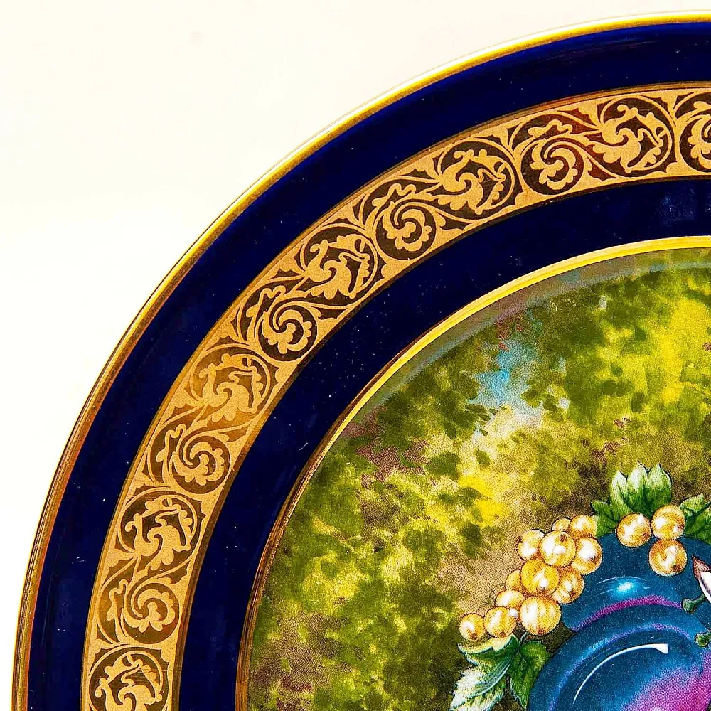 Коллекционная Тарелка «Ягодный Летний Букет» Фарфор, Лимож (Limoges) Франция, середина ХХ века.