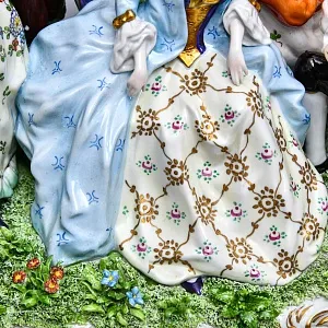 Коллекционная Фарфоровая статуэтка «ГАЛАНТНАЯ ПРОГУЛКА», Scheibe-Alsbach Германия, середина ХХ века. 