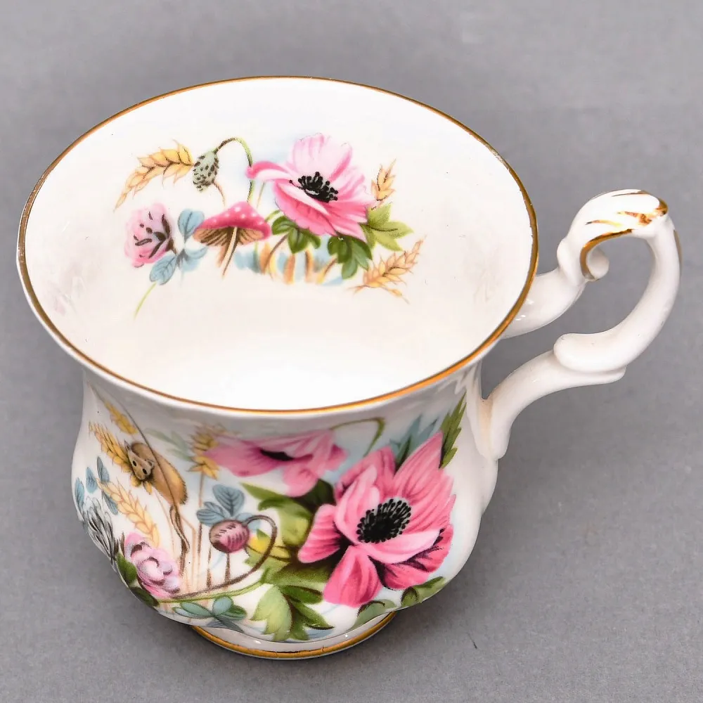 Коллекционная Фарфоровая Кофейная пара «Сбор урожая маков», ROYAL ALBERT Англия.