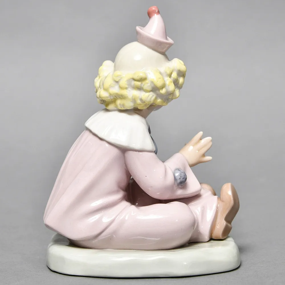 Коллекционная Фарфоровая статуэтка «Клоун - фокусник», NAO by Lladro Испания.