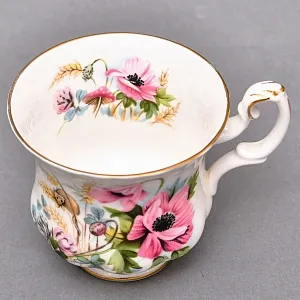 Коллекционная Фарфоровая Кофейная пара «Сбор урожая маков», ROYAL ALBERT Англия.