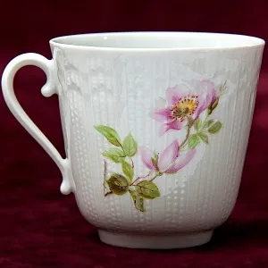 Чайно-кофейный Фарфоровый набор «Тет-а-Тет» из серии «Шиповник», Limoges Франция -1979 год.