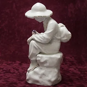 Большая Фарфоровая статуэтка «Юный геолог», СССР Полонне ЗХК, середина ХХ века. 