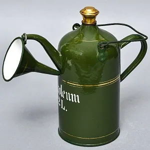 Антикварная Канистра для бензина с воронкой - Эмалированный Бидон на 2 литра, Германия начало ХХ века.