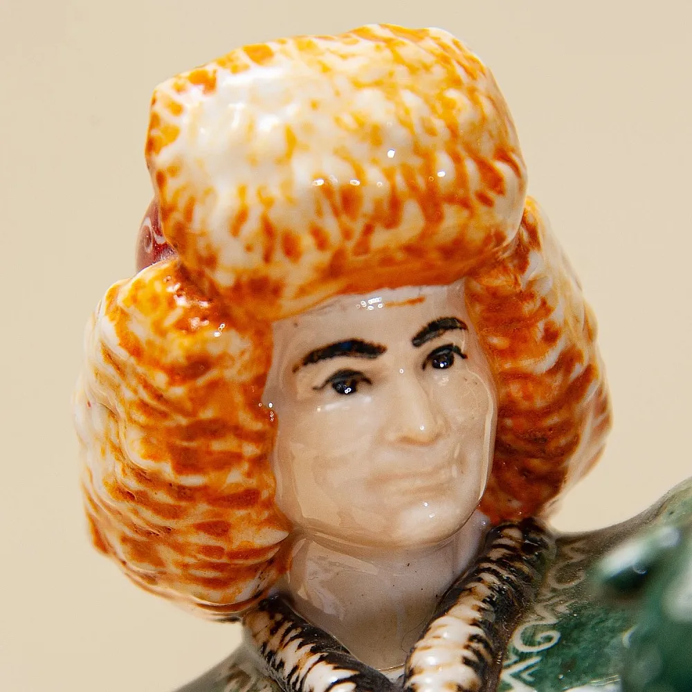 Авторская Коллекционная Фарфоровая Статуэтка «Охотник - Соколиная охота», Россия.