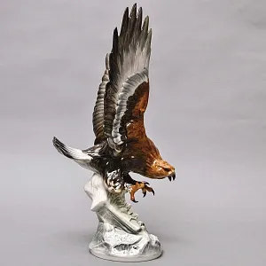 Большая Коллекционная статуэтка «Коричневый Ястреб на Охоте», Фарфор Hutschenreuther Германия.