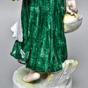 Большая! Коллекционная Фарфоровая статуэтка «Крестьянка с серпом и колосьями», Karl Ens Германия.