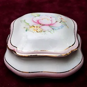 Квадратная Фарфоровая Шкатулка «Цветочная Нежность Лимож Limoges Франция.