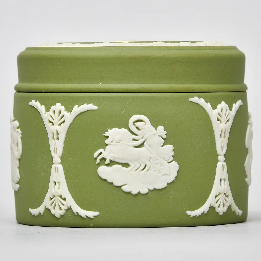 Коллекционная Шкатулка - Бонбоньерка «Античная Колесница», Яшмовый Фарфор WEDGWOOD, Англия.