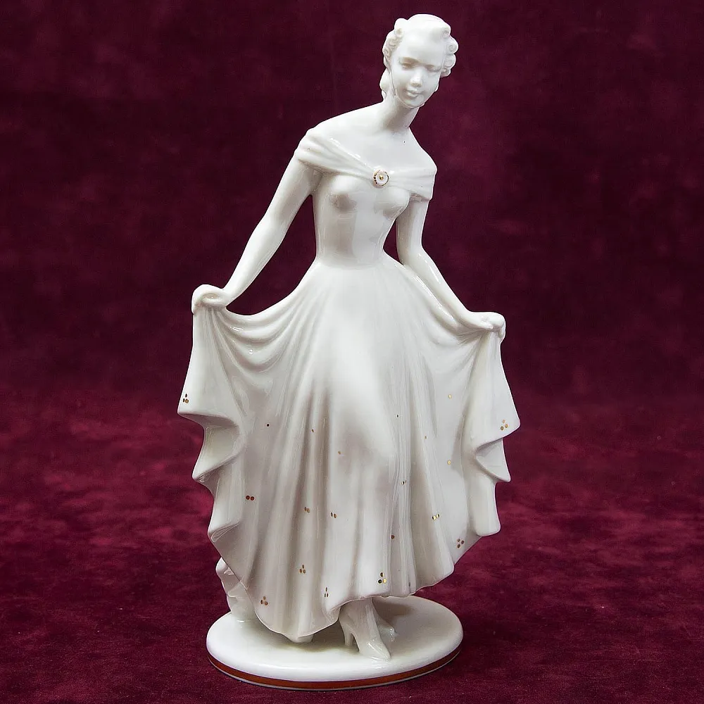 Фарфоровая Статуэтка «Девушка в белом платье», Hutschenreuther, Германия -1955-1968гг.