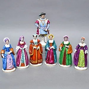 Полная Коллекционная серия Фарфоровых статуэток «Генрих VIII и его шесть жен», Sitzendorf Германия.