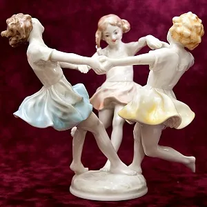 Фарфоровая Статуэтка «Майский Танец», Hutschenreuther, Германия -1955-1968 годы.