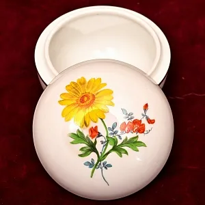 Коллекционная Фарфоровая Шкатулка - Бонбоньерка «КАЛЕНДУЛА», MEISSEN Германия.