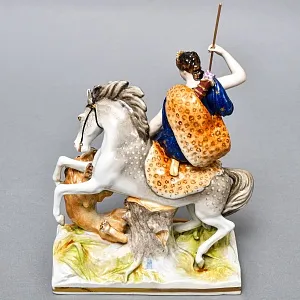 Антикварная Фарфоровая статуэтка «Диана - Охотница на льва», VOLKSTEDT Германия.