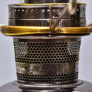 Редкость!!! Винтажная Керосиновая Лампа с Матовым Стеклянным Плафоном «Aladdin» Англия 50гг.