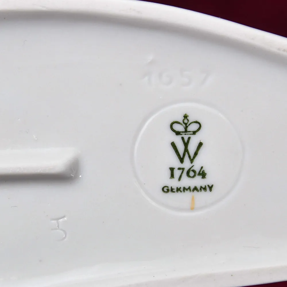 Авторская Фарфоровая статуэтка «Девушка с оленёнком», WALLENDORF, Германия середина ХХ века.