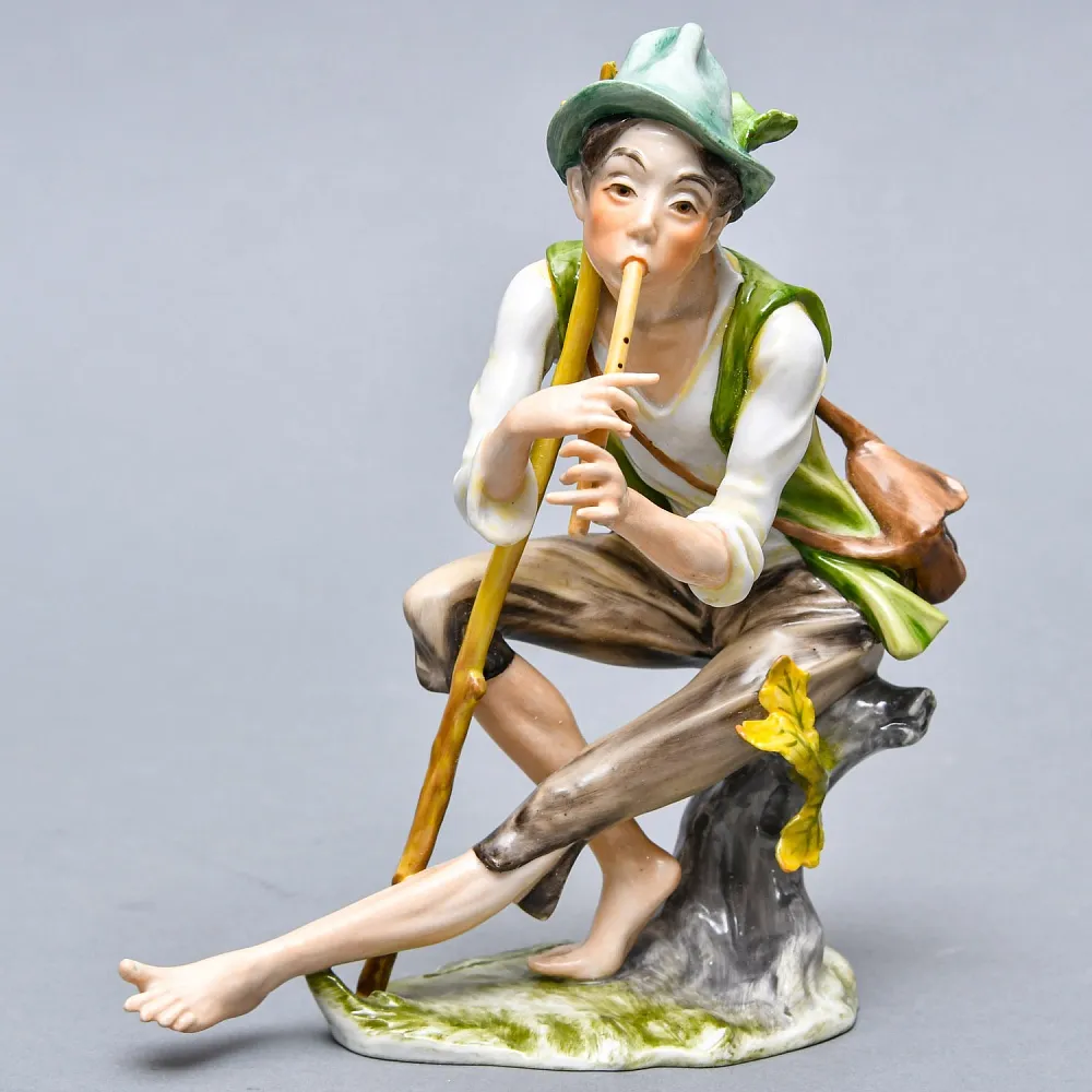 Редкая! Коллекционная Фарфоровая статуэтка «Пастушок с дудочкой» KAISER Porzellan Германия -1967 год.