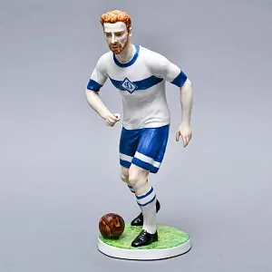 Большая Коллекционная Авторская Статуэтка «Футболист ДИНАМО», фарфор, Россия -1993 год.