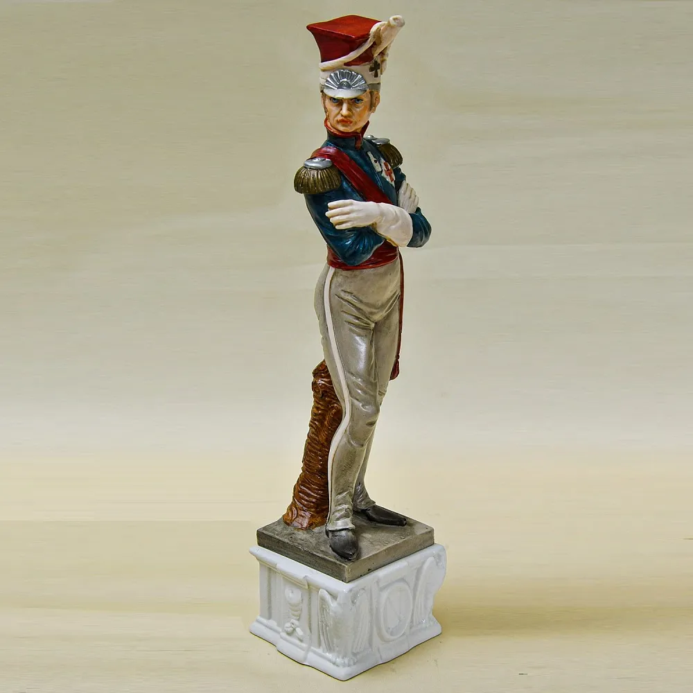 Коллекционная Фарфоровая статуэтка «Офицер» из серии «Армия Наполеона», Capodimonte Италия.