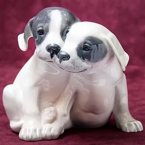 Фарфоровая Статуэтка Собаки - «Два щенка» ROYAL COPENHAGEN,  Дания 1969 -1974 года.