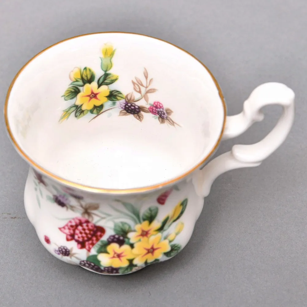 Коллекционная Фарфоровая Кофейная пара «Букет с ежевикой», ROYAL ALBERT Англия.