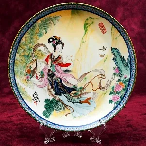 Коллекционная Номерная Тарелка «Китайская девушка c веером» Фарфор, Китай -1986 год.
