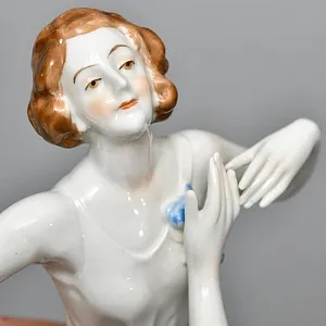 Антикварная Фарфоровая статуэтка Арт Деко «Танцующие девушки», VOLKSTEDT Германия, 30- гг.