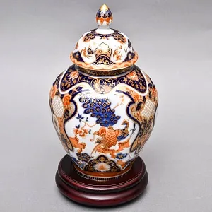 Коллекционный Вазон - Ваза с крышкой на подставке из серии «Yokohama» H - 29 см., Фарфор KAISER, Германия.