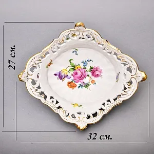 Фарфоровая Сухарница - Конфетница на ножках «Букет с розами», SP Dresden / Potschappel Германия.