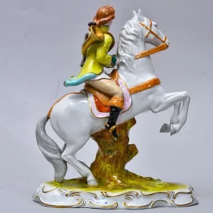 Коллекционная Фарфоровая статуэтка «Охотник на лошади», Scheibe-Alsbach Германия, середина ХХ века.