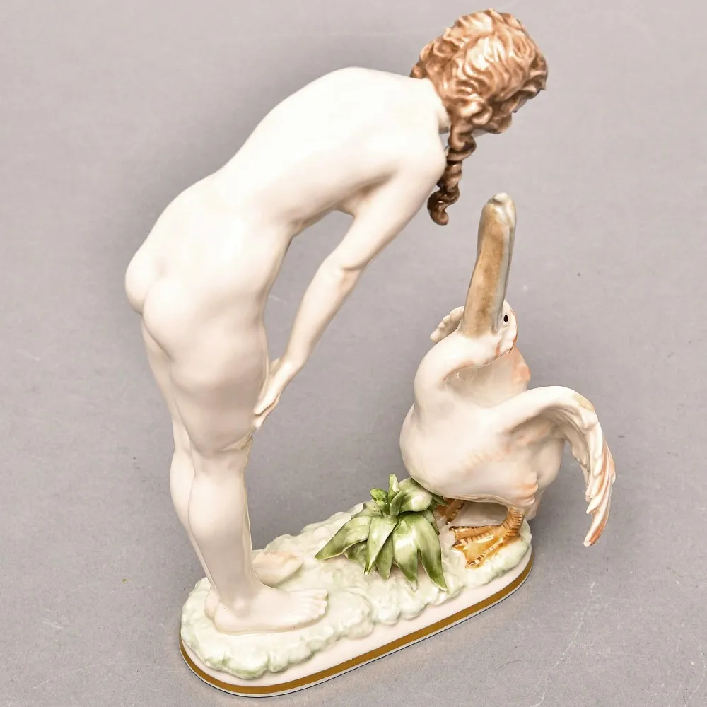 Коллекционная статуэтка «Девушка и Пеликан», Фарфор Hutschenreuther Германия, 1955 - 1968 годы.