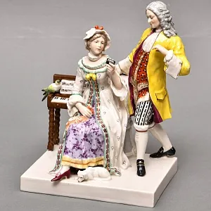 Антикварная Фарфоровая статуэтка «Галантная сцена у клавесина», Ernst Bohne Sohne Германия, 1901 - 1920 годы. 