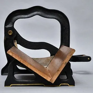 Старинная Чугунная Ручная Хлеборезка - Слайсер - Нож, ANGELA Германия.