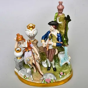 Коллекционная Фарфоровая статуэтка «Игра на волынке», SITZENDORF Германия.