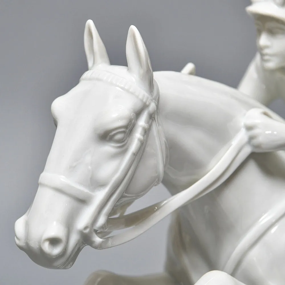 Коллекционная Фарфоровая статуэтка «Наездница. Женский Конкур», ROSENTHAL Германия, 1938 - 1948 годы.