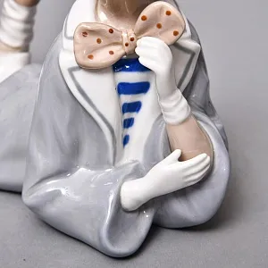 Коллекционная Фарфоровая статуэтка «Клоун в галстуке - бабочке», Casades Испания, вторая половина ХХ века.