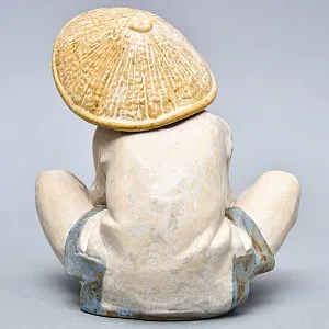 Коллекционная Фарфоровая статуэтка «Вьетнамский мальчик с собакой», Lladro Грес Испания, 1989 - 2006 годы.