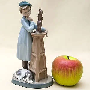 Коллекционная Фарфоровая статуэтка «Маленький скульптор» Lladro, Испания - 1985 год.