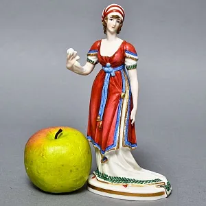 Антикварная статуэтка «Девушка в тюрбане», Фарфор, Dressel, Kister & Cie Германия, 1900 - 1922 годы. 