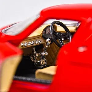Коллекционная Металлическая Модель «Автомобиль - Красный Ferrari 250» Германия.