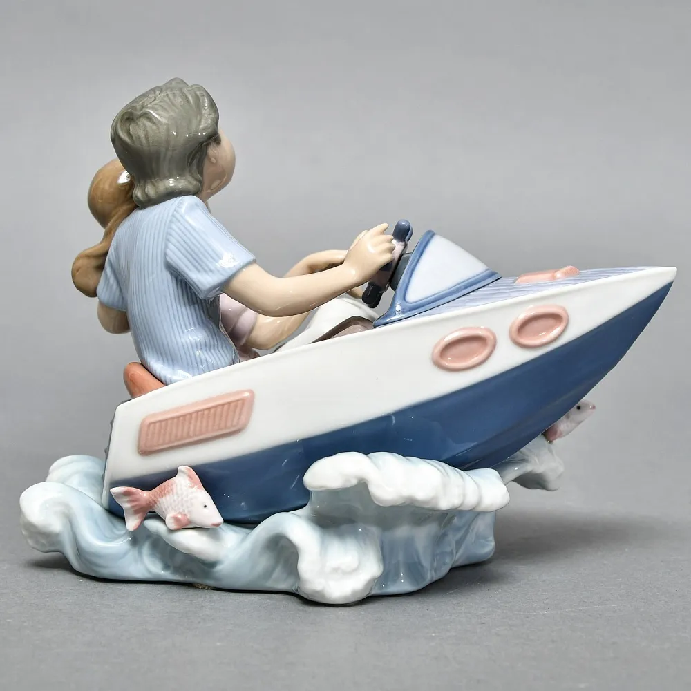 Коллекционная Фарфоровая статуэтка «Двое в лодке», Lladro Испания - 1992 год.