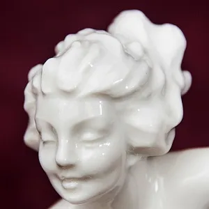 Фарфоровая Статуэтка «Девушка с мячом», Hutschenreuther,  Германия - 1955-1968 годы.