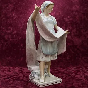 Редкая! Большая Авторская Фарфоровая статуэтка «ТКАЧИХА», Россия ДФЗ - Дулево. 