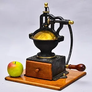 Большая Антикварная Чугунная Ручная Механическая Кофемолка - Мельница PEUGEOT, Франция начало ХХ века.