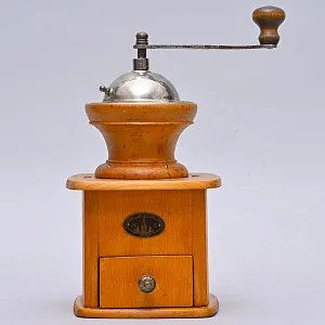 Коллекционная ручная механическая кофемолка «ARMIN» Бельгия, середина ХХвека.