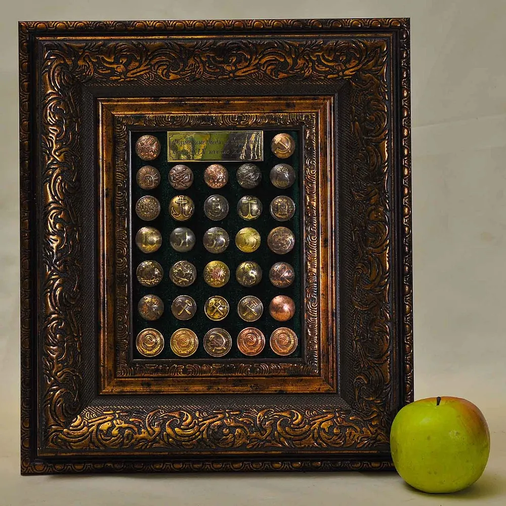 Настенное Коллекционное Панно - Картина «Старинные Латунные пуговицы». Россия конец XIX - начало ХХ века.