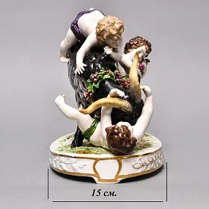  Антикварная Фарфоровая статуэтка «Три путти, играющие с козлом», Ludwigsburg Германия, 1919 - 1927 гг.