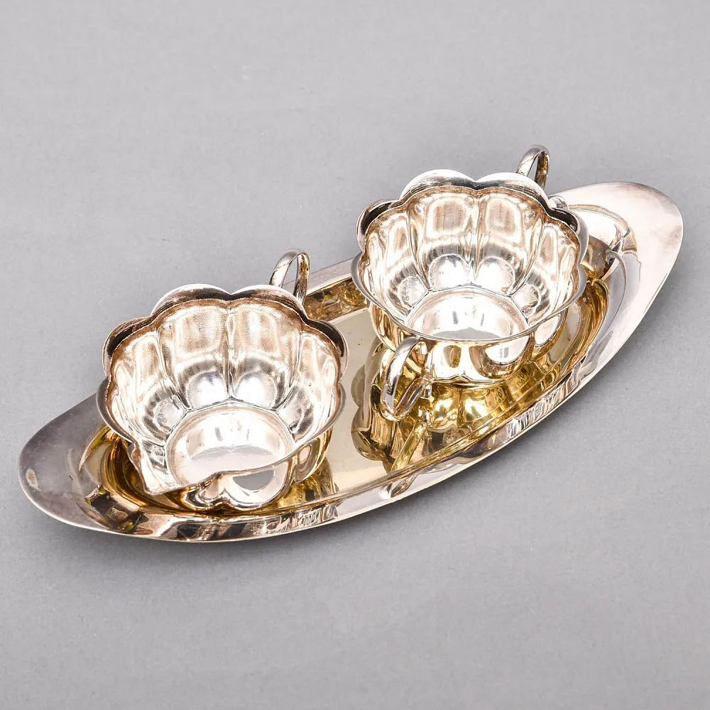 Винтажный Набор из 3х предметов - Сахарница и молочник на подносе, Англия - середина ХХ века.